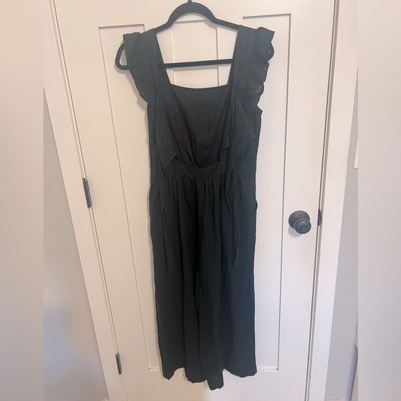 Women's Ruffle Short Sleeve Jumpsuit - Who What Wear -Black -Size Small linen - Picture 4 of 9